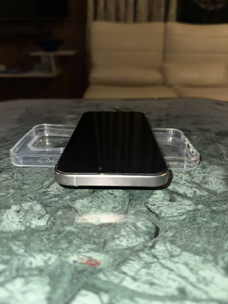 Apple iPhone 15 Pro Max 1