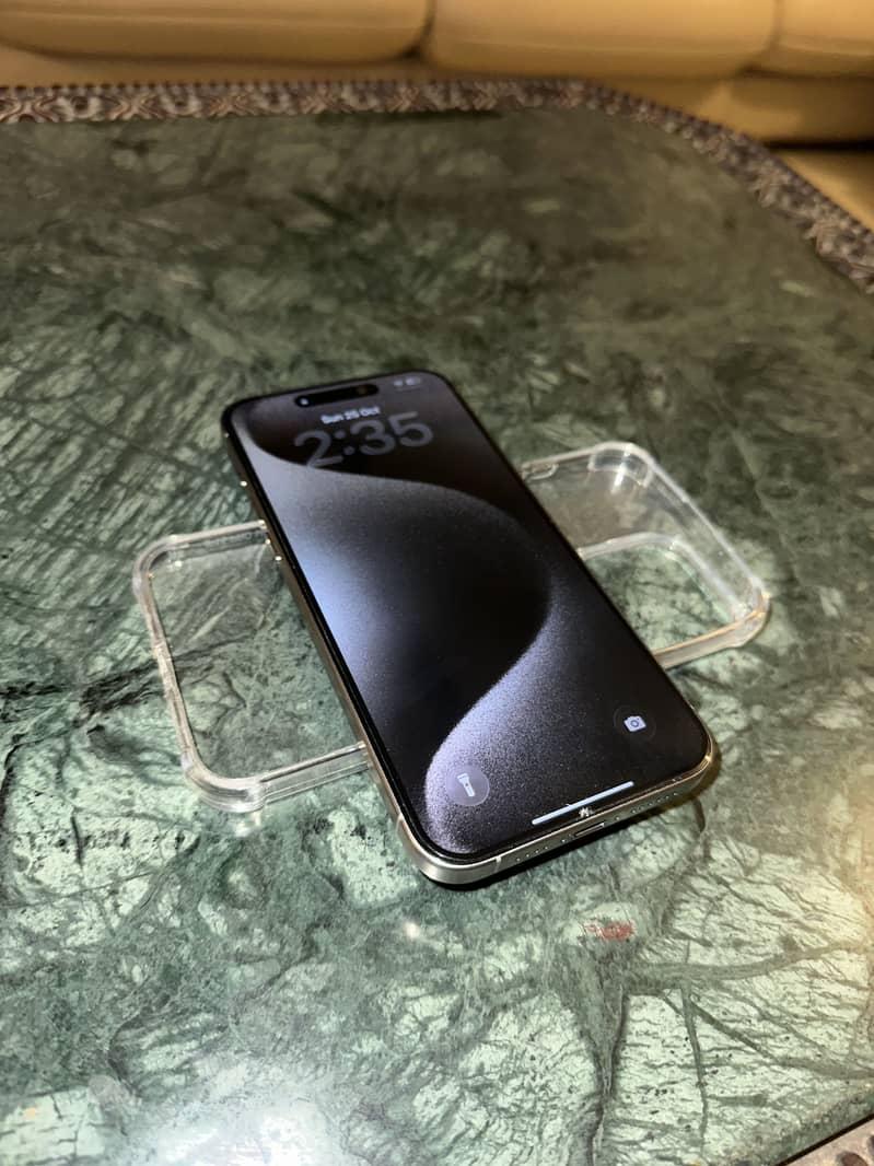 Apple iPhone 15 Pro Max 4