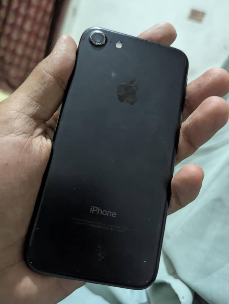 Apple iPhone 7 0