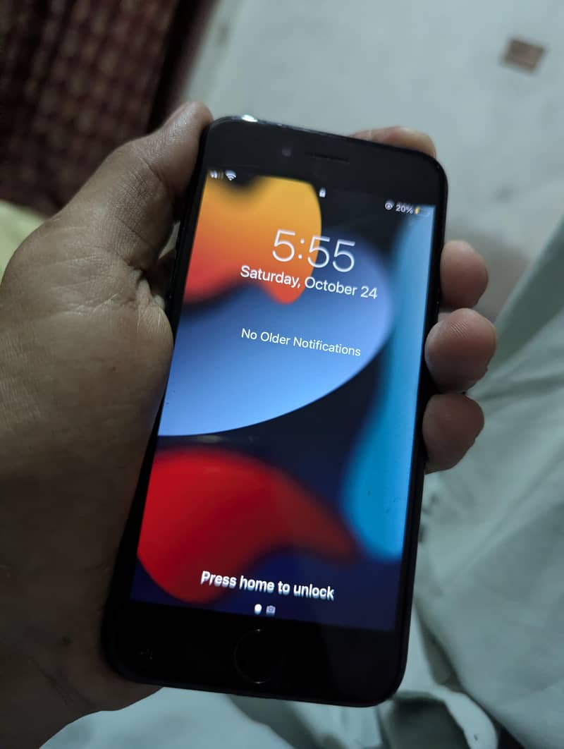 Apple iPhone 7 1
