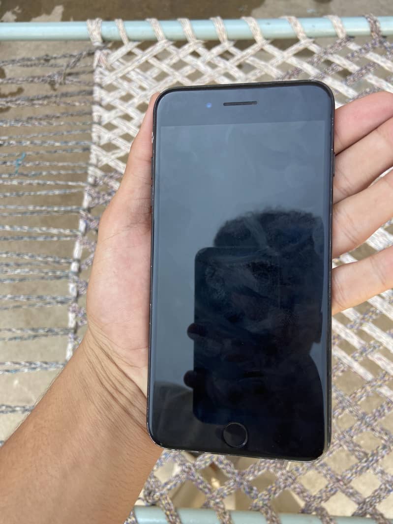 Apple iPhone 7 Plus 2