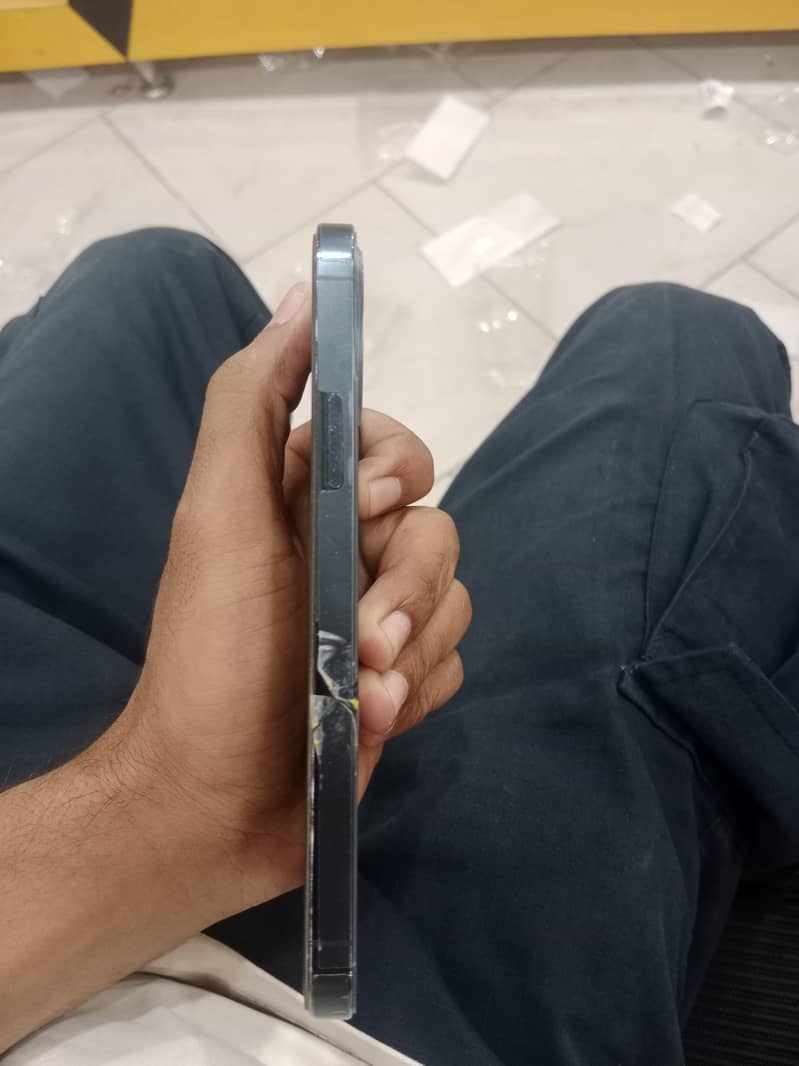 Apple iPhone 12 Pro 1
