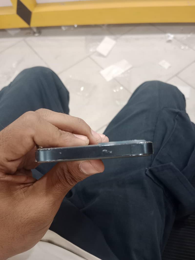 Apple iPhone 12 Pro 3