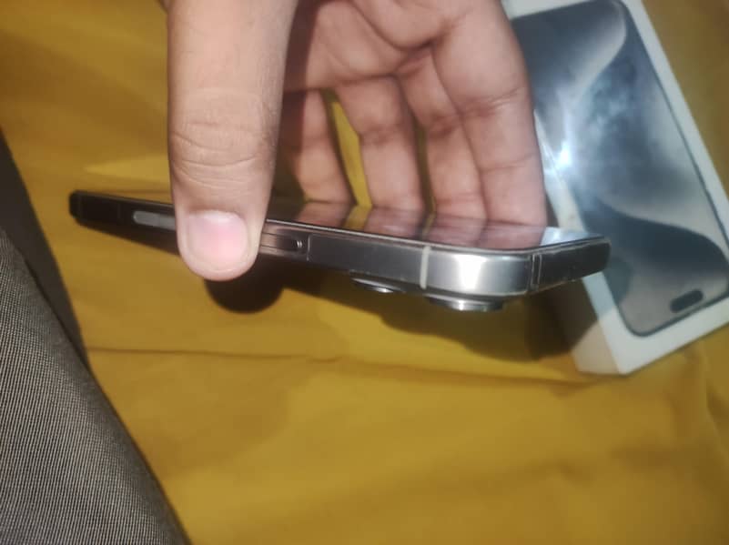Apple iPhone 15 Pro Max 1