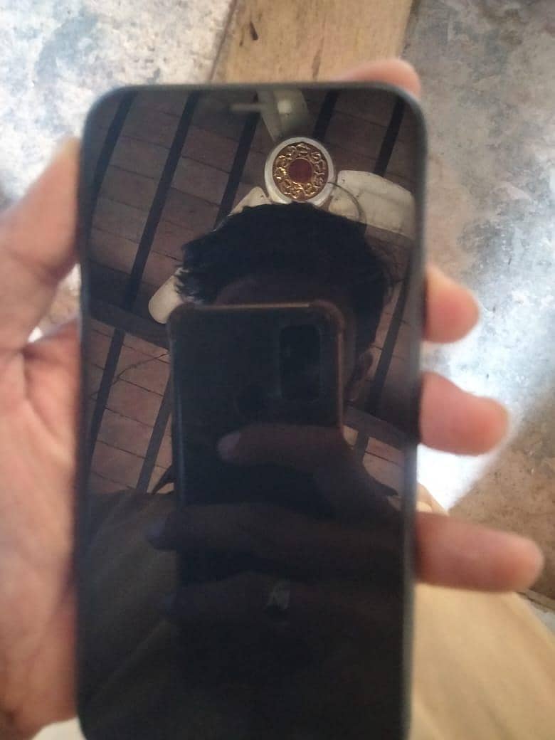 Apple iPhone 11 4
