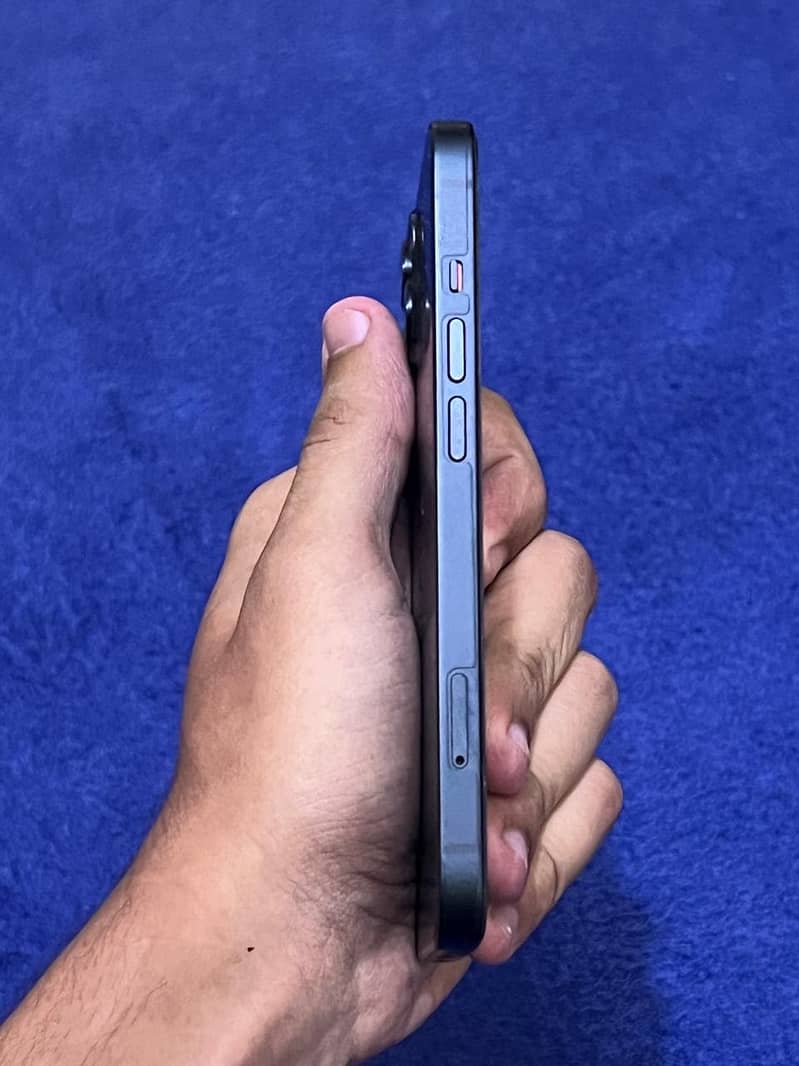 Apple iPhone 13 1