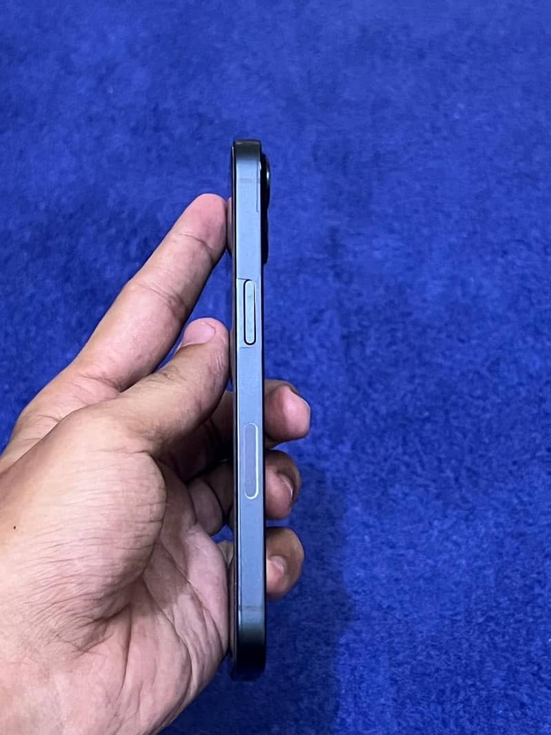 Apple iPhone 13 6