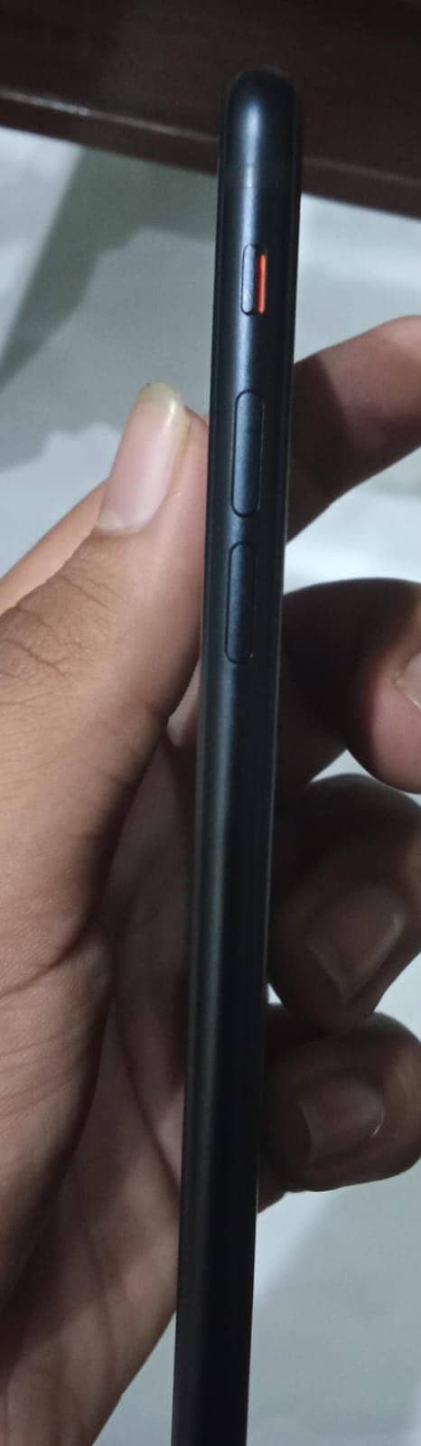 Apple iPhone SE 3 3