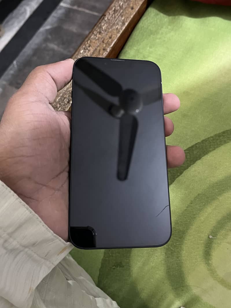 Apple iPhone 13 2