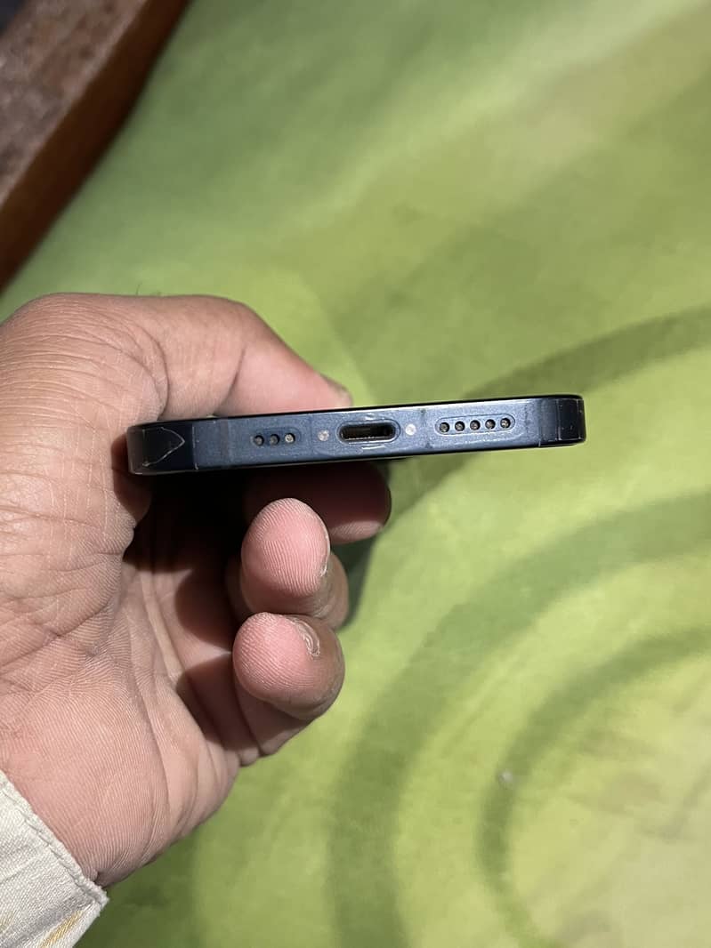 Apple iPhone 13 3