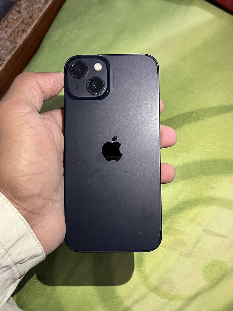 Apple iPhone 13 4