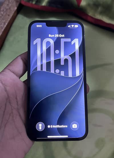 Apple iPhone 13