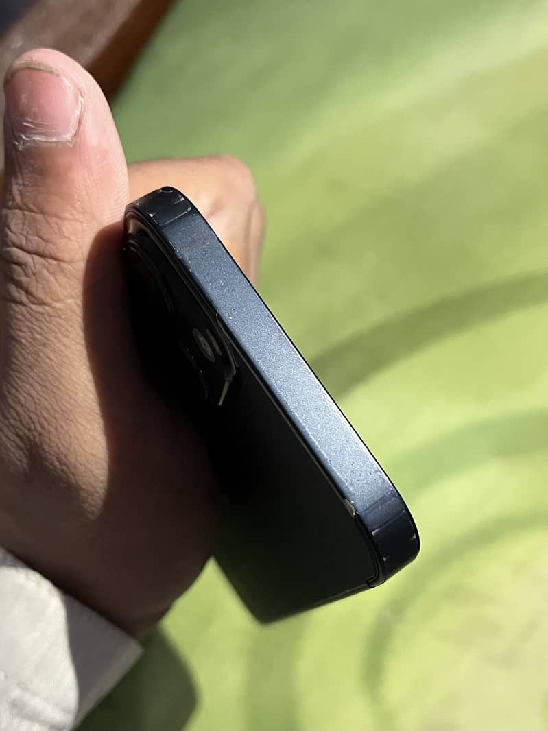 Apple iPhone 13 6