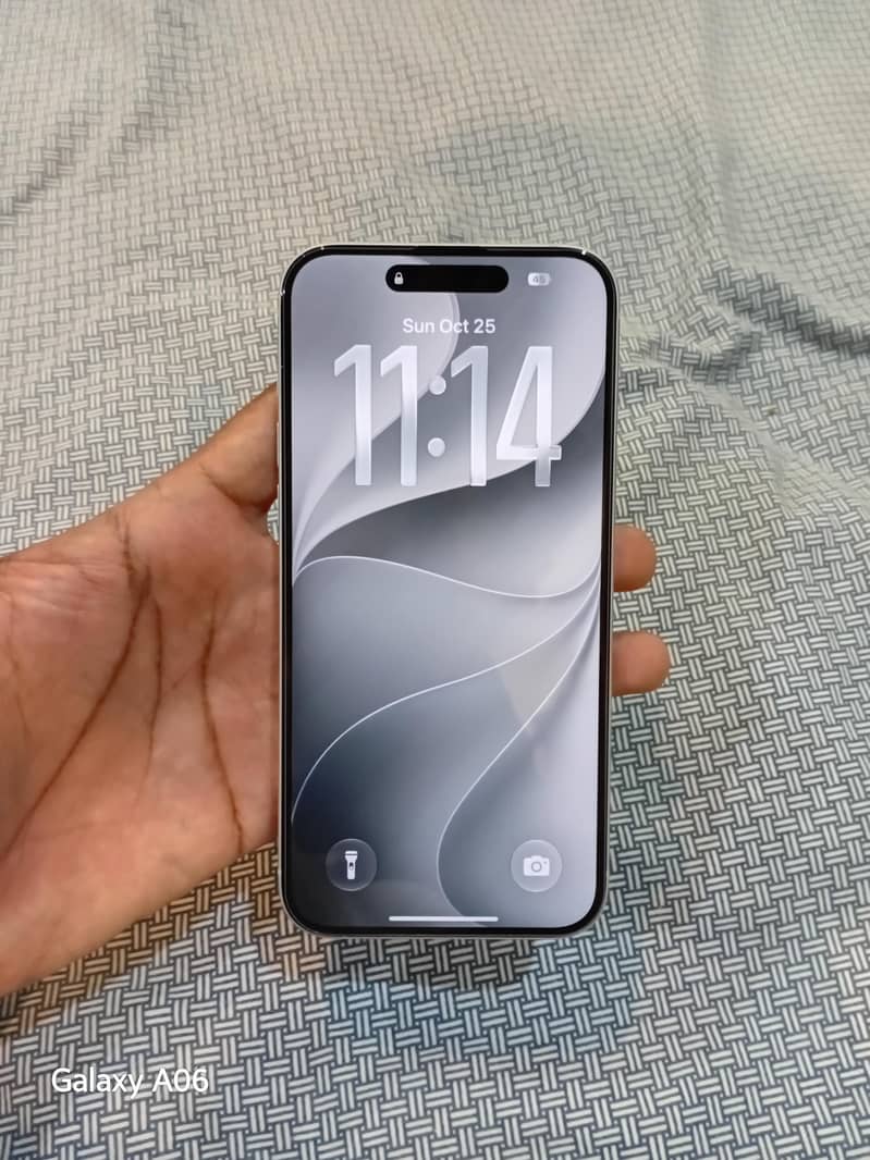 Apple iPhone 15 plus 0
