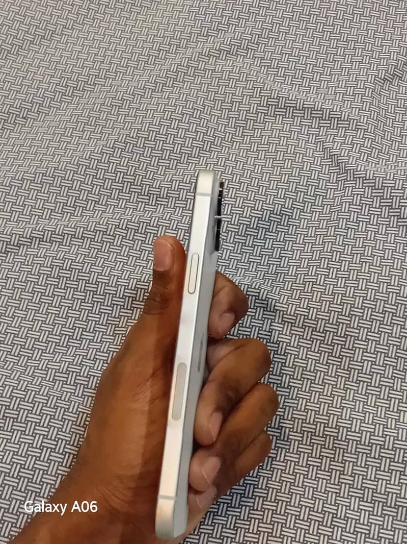 Apple iPhone 15 plus 2