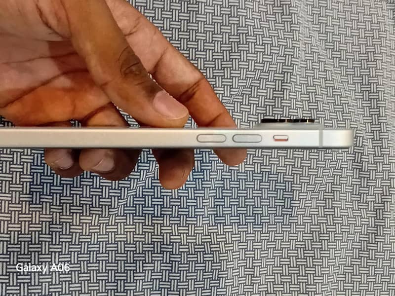 Apple iPhone 15 plus 3