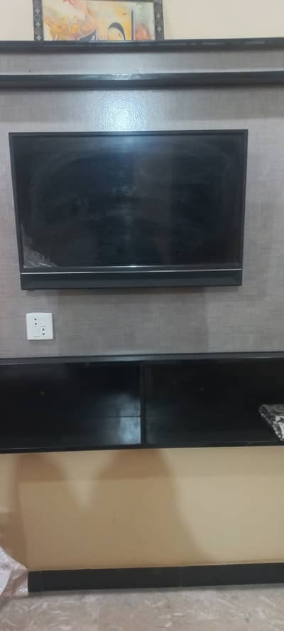 LED 32 for Sale
