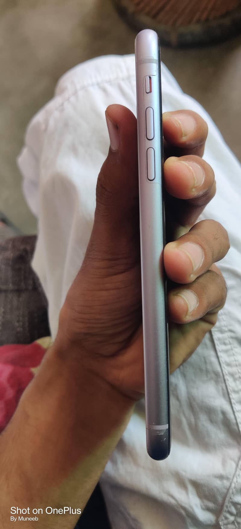 Apple iPhone 11 4