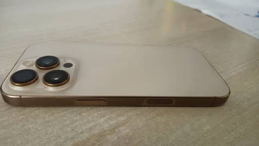 Apple iPhone 16 Pro 256 GB Gold PTA with Box