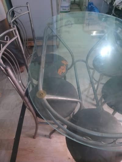 DINING TABLE + 6 CHAIRS