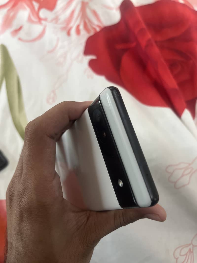 Google Pixel 6a 3