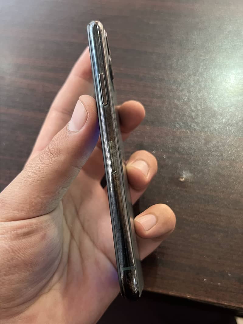 Apple iPhone 11 Pro 1
