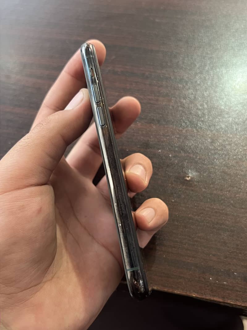 Apple iPhone 11 Pro 2