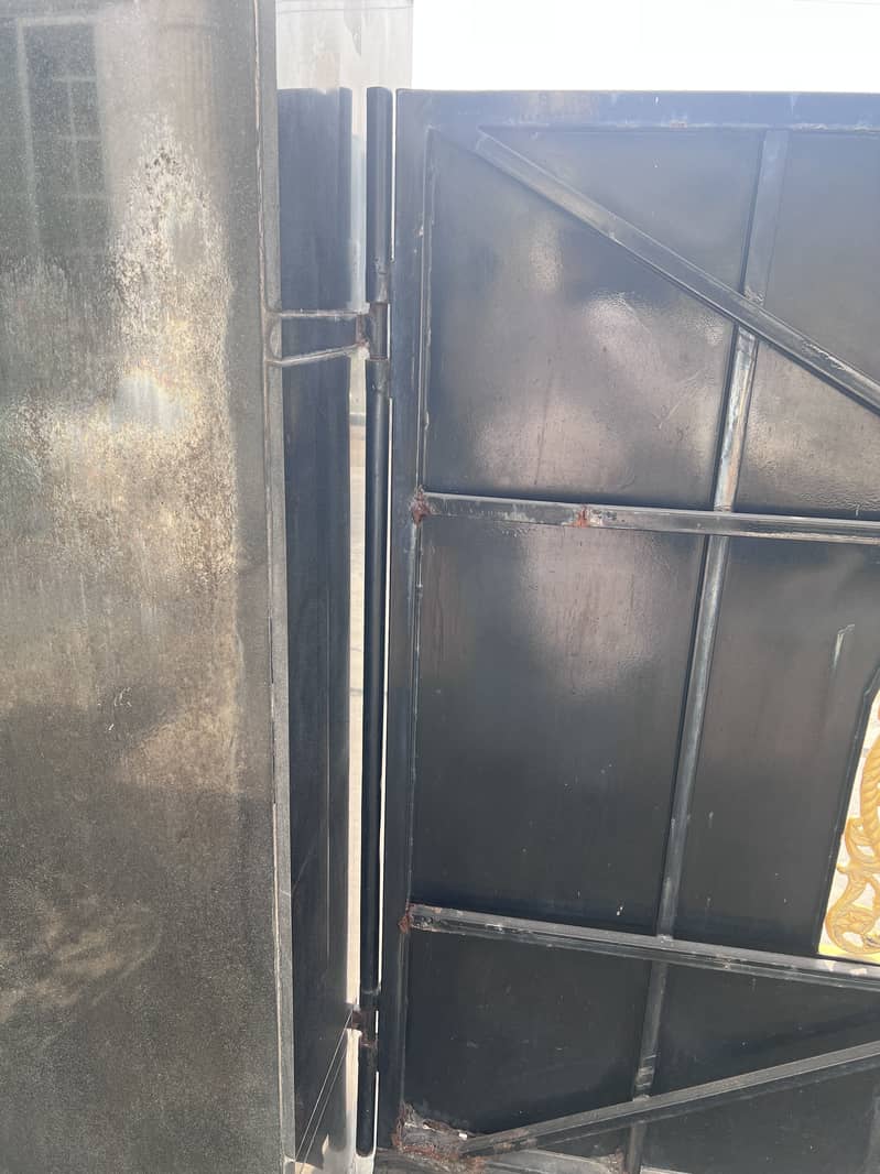 House Main Gate 3