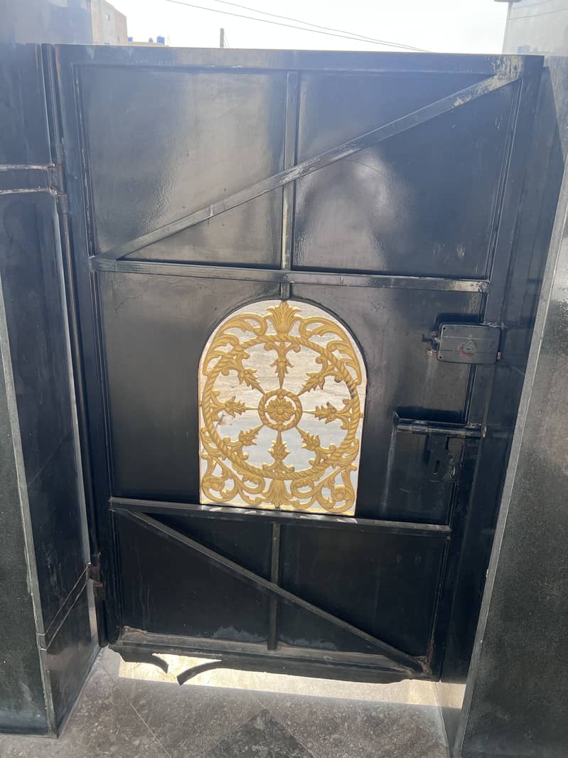 House Main Gate 5