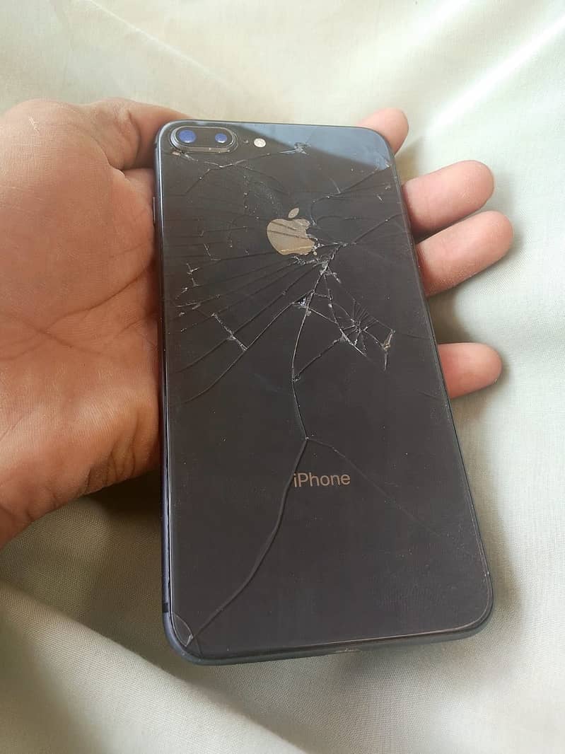 Apple iPhone 8 Plus 0