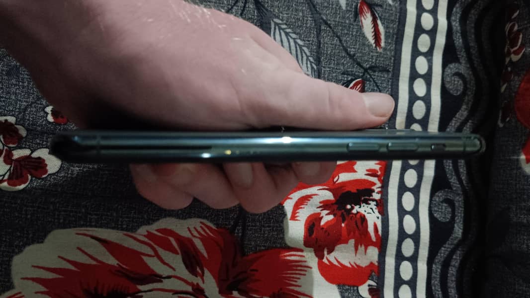 Apple iPhone 11 Pro 4
