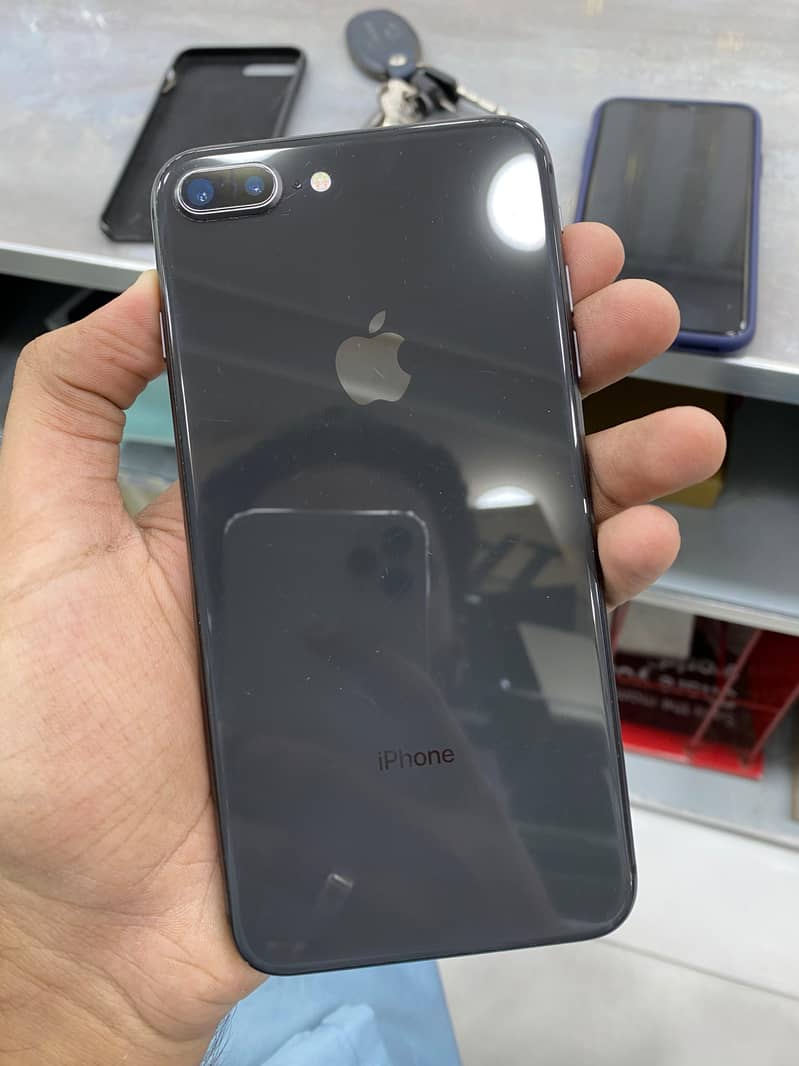 Apple iPhone 8 Plus 0