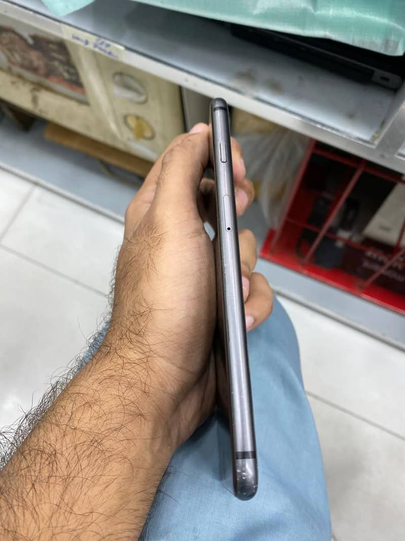 Apple iPhone 8 Plus 1