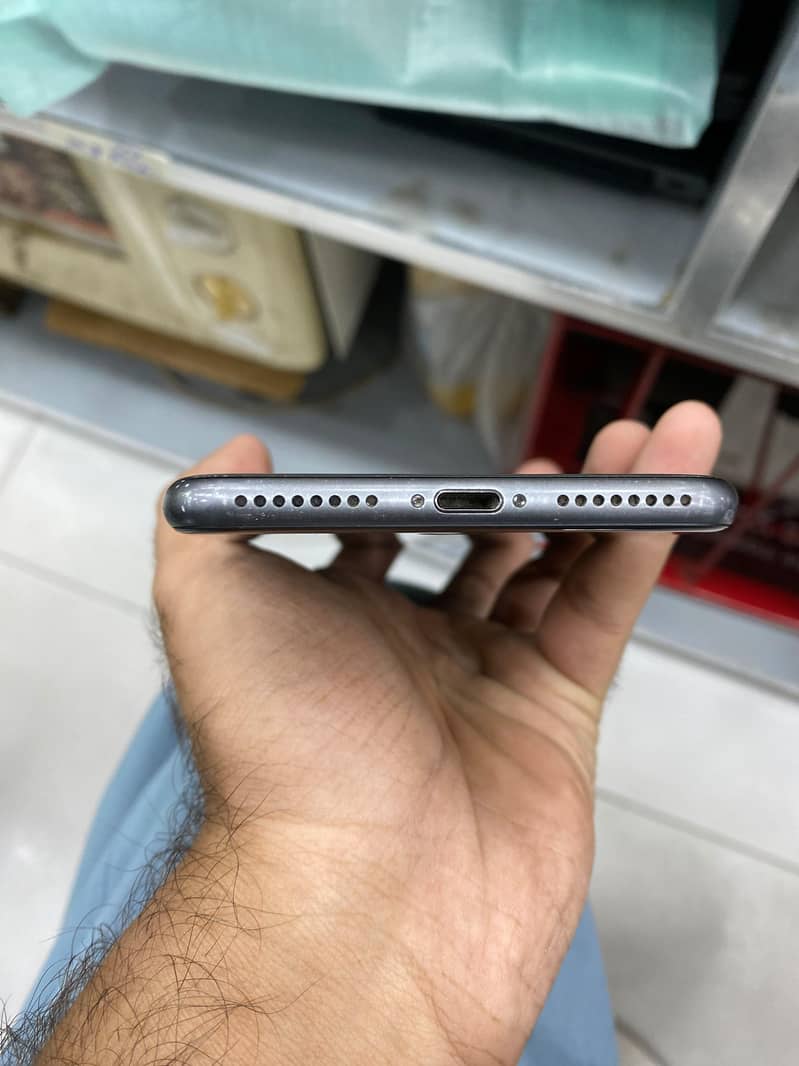 Apple iPhone 8 Plus 2