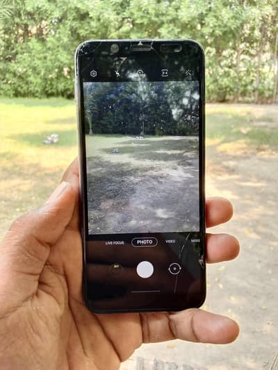 Samsung Mobile J6