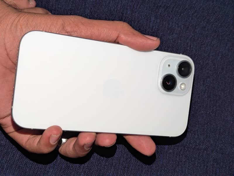 Apple iPhone 15 3