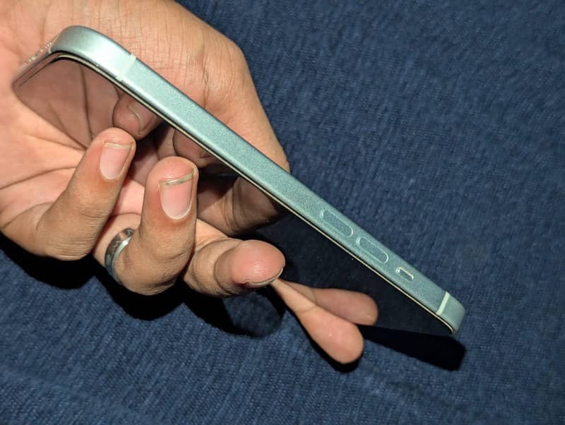 Apple iPhone 15 5