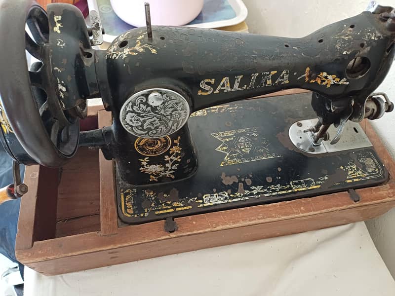 Old Salika Sweing Machine 0