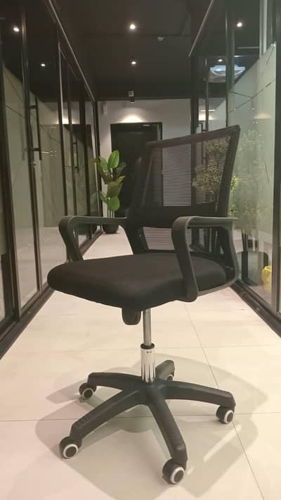 Office Chairs & Tables