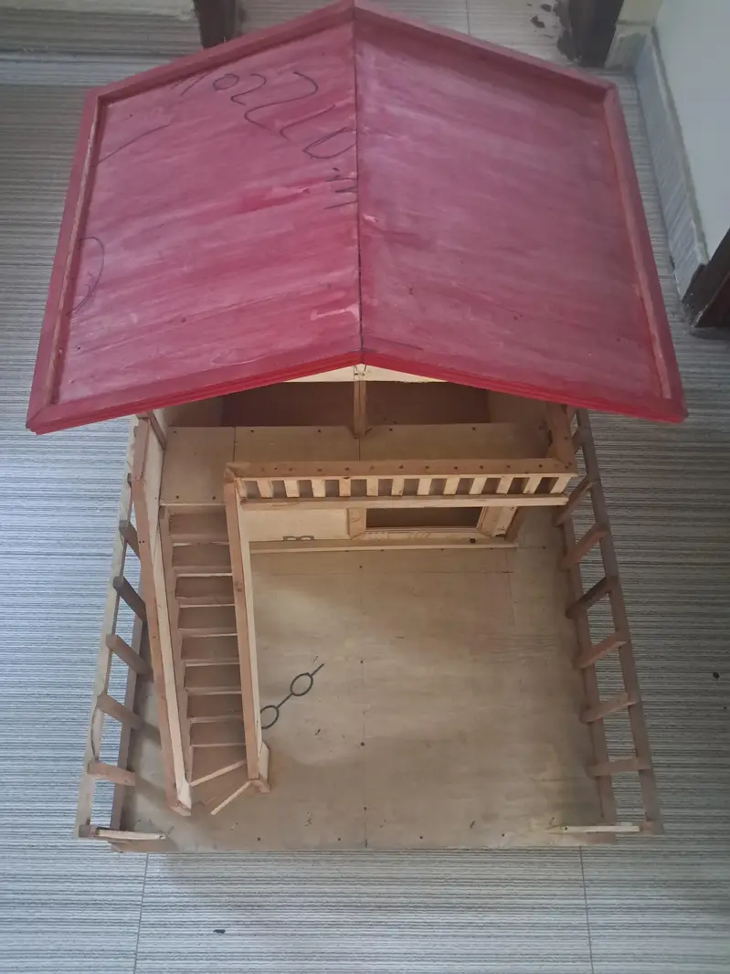 Wooden Cat House — photo 6
