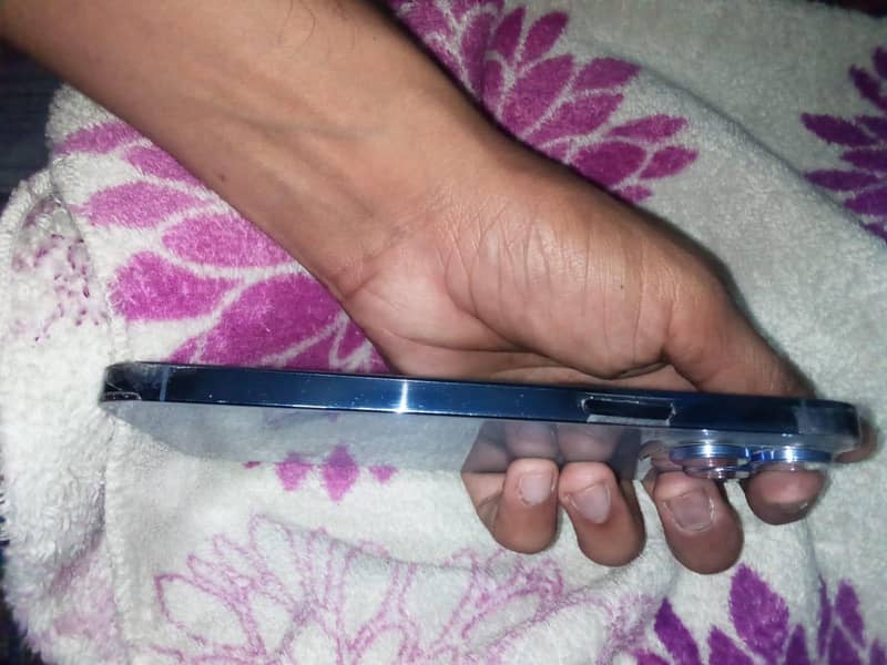 Apple iPhone 13 Pro Max 3