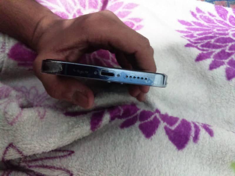 Apple iPhone 13 Pro Max 5