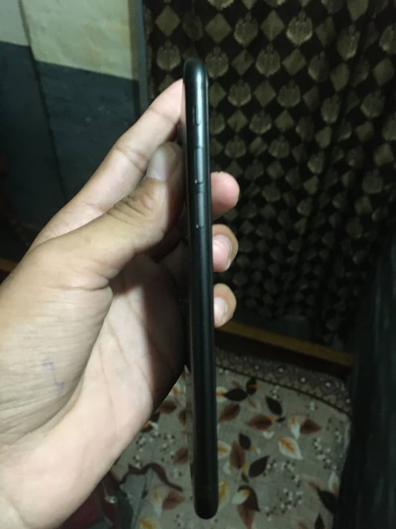 Apple iPhone 7 1