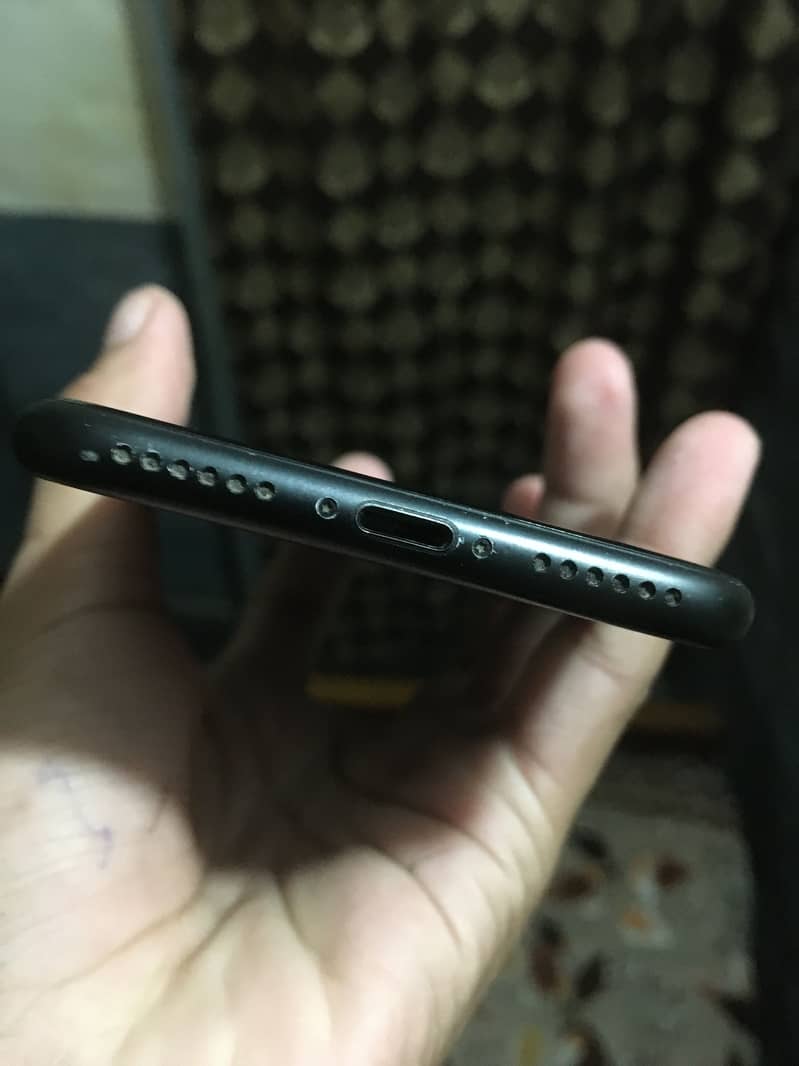 Apple iPhone 7 4