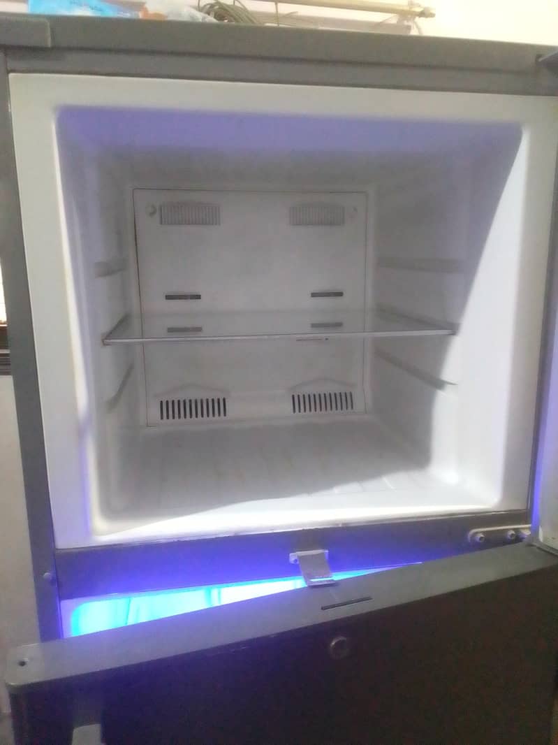 DANSAT Refrigerator 2