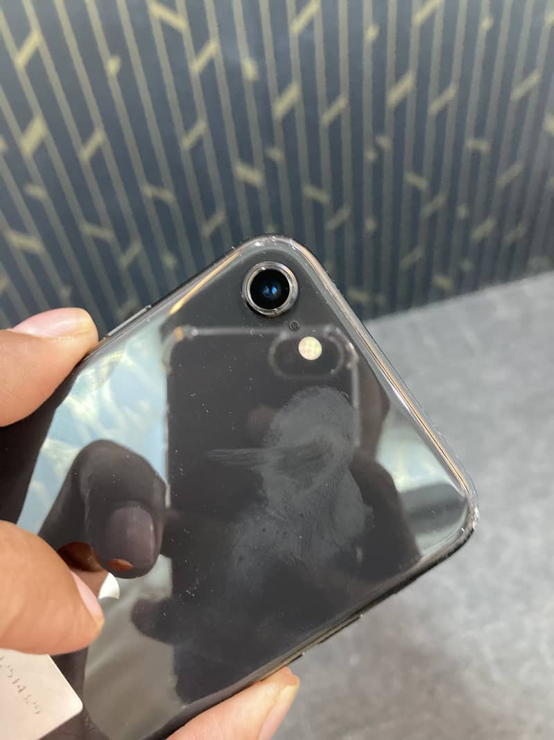 Apple iPhone SE 0