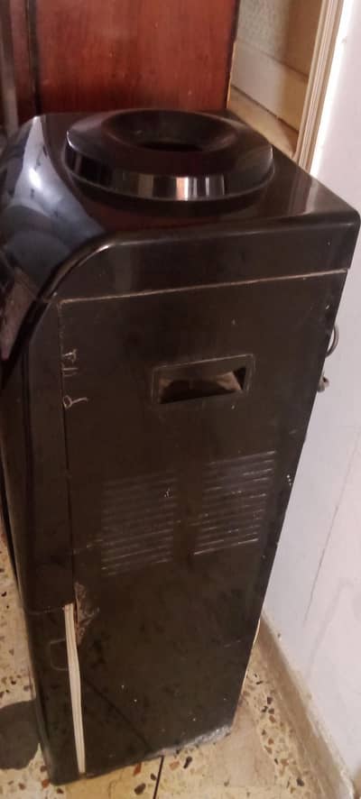 Orient water dispenser