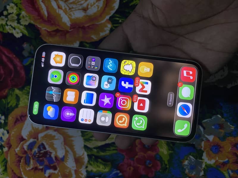 Apple iPhone 13 1