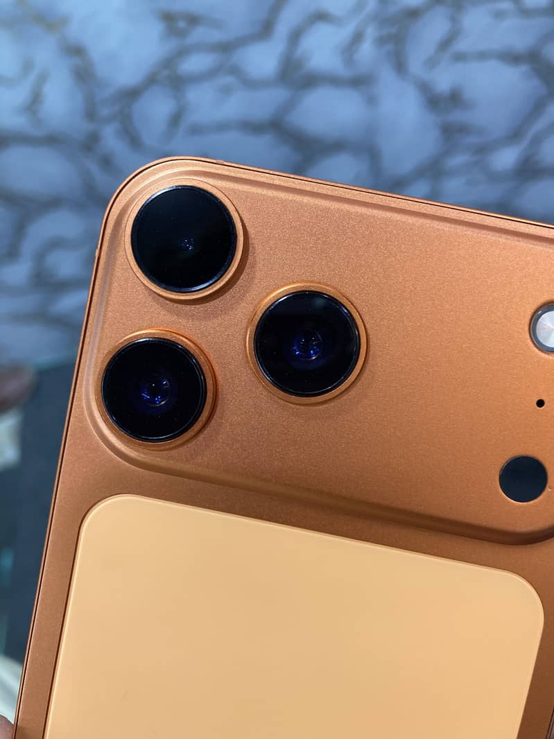 Apple iPhone 17 Pro Max 0