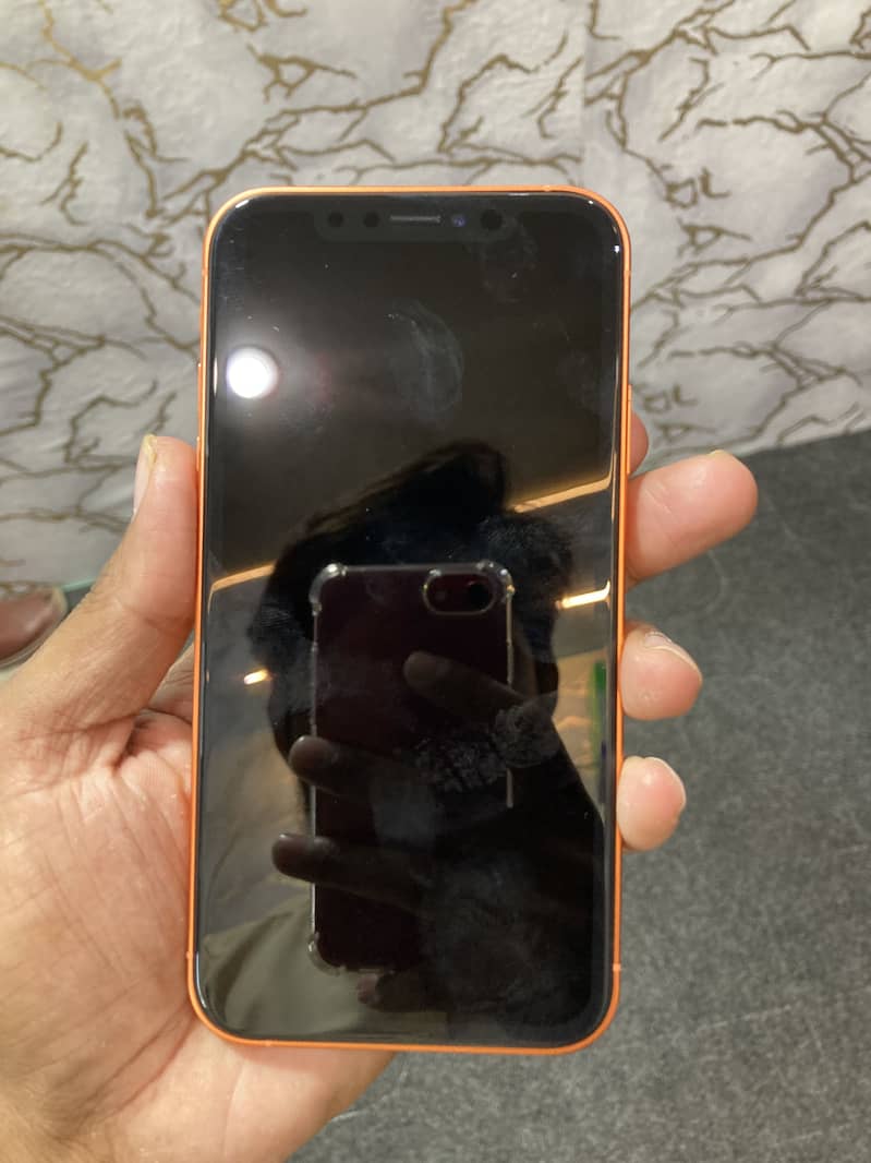 Apple iPhone 17 Pro Max 4